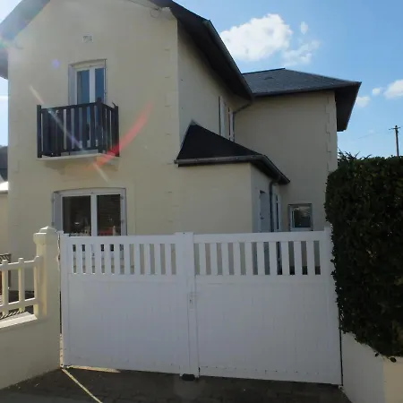 Baie Mt St Michel , , Caprice Rdc , 50 M ,7 Pers , Pres Dday Villa *