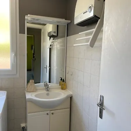 Baie Mt St Michel , , Caprice Rdc , 50 M ,7 Pers , Pres Dday Villa Jullouville-les-Pins